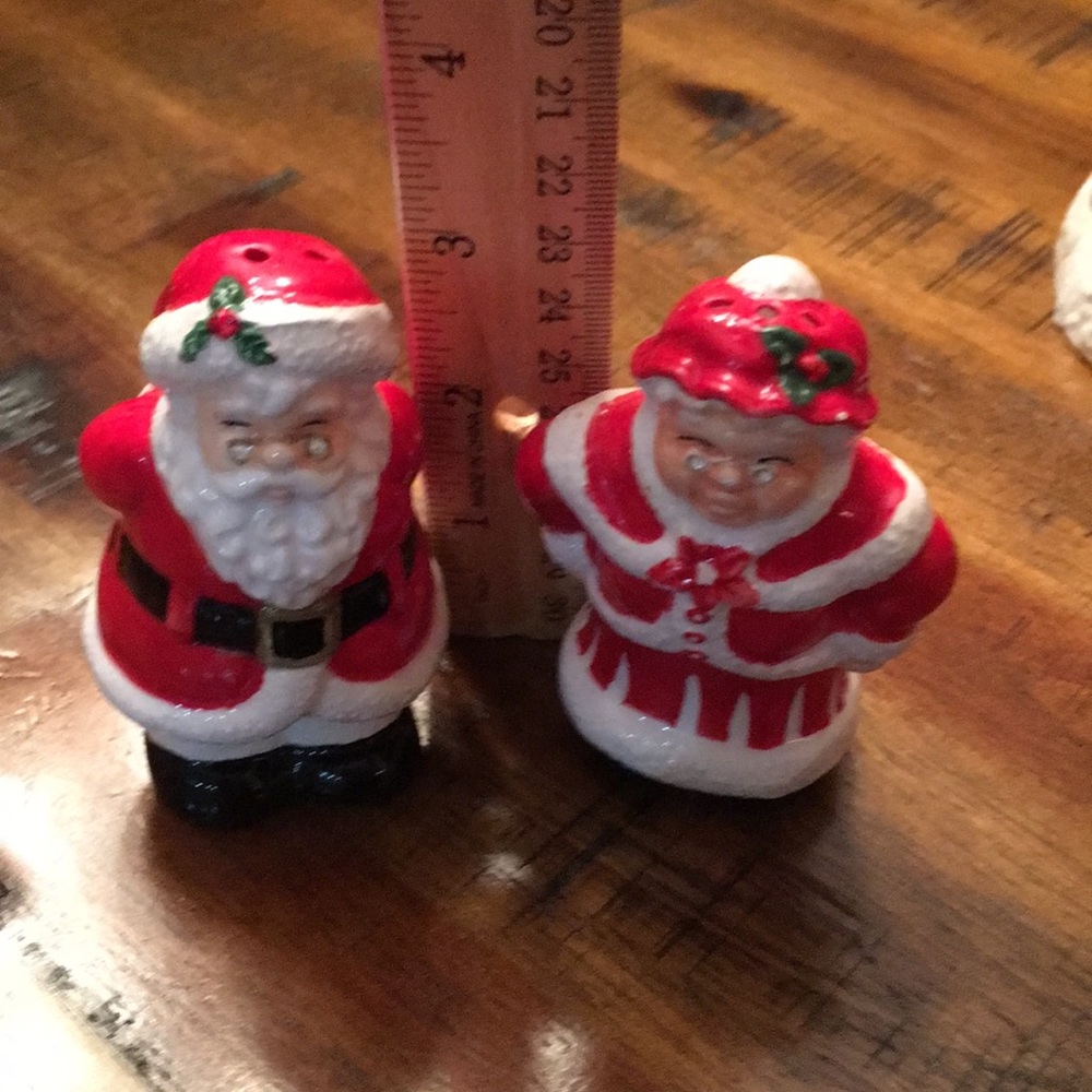 Mrs. Clause Table Top Set - Picture 3 of 7